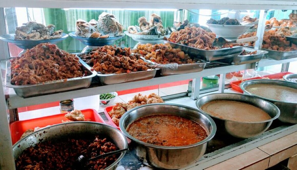 Keunggulan Kompetitif Franchise Warteg Sedap Malam