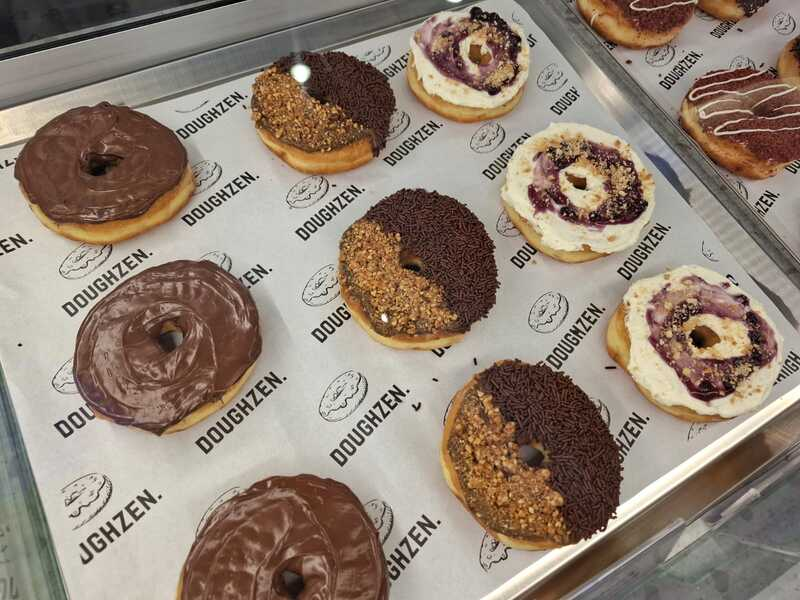 Franchise Doughzen, Waralaba Donat Kentang, Bisnis Camilan Manis, Peluang Usaha Kuliner, Majalah Franchise