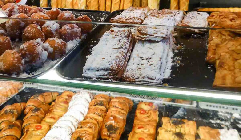 Franchise Artisan Bakery, Peluang Bisnis Roti, Modal Franchise, Strategi Keuntungan, Majalah Franchise