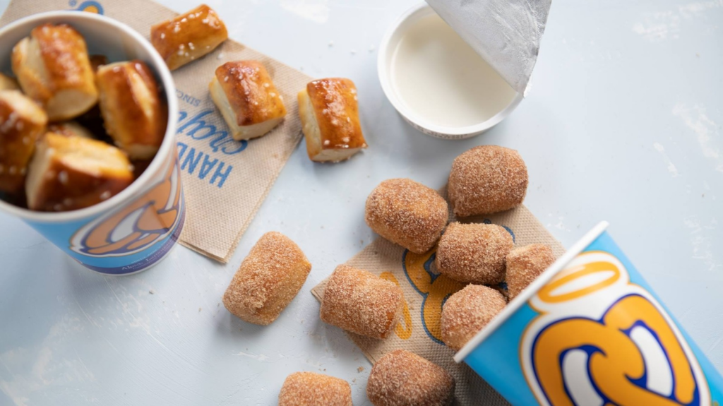 Franchise Auntie Anne's, Waralaba Camilan, Peluang Bisnis Pretzel, Kemitraan Kuliner, Majalah Franchise
