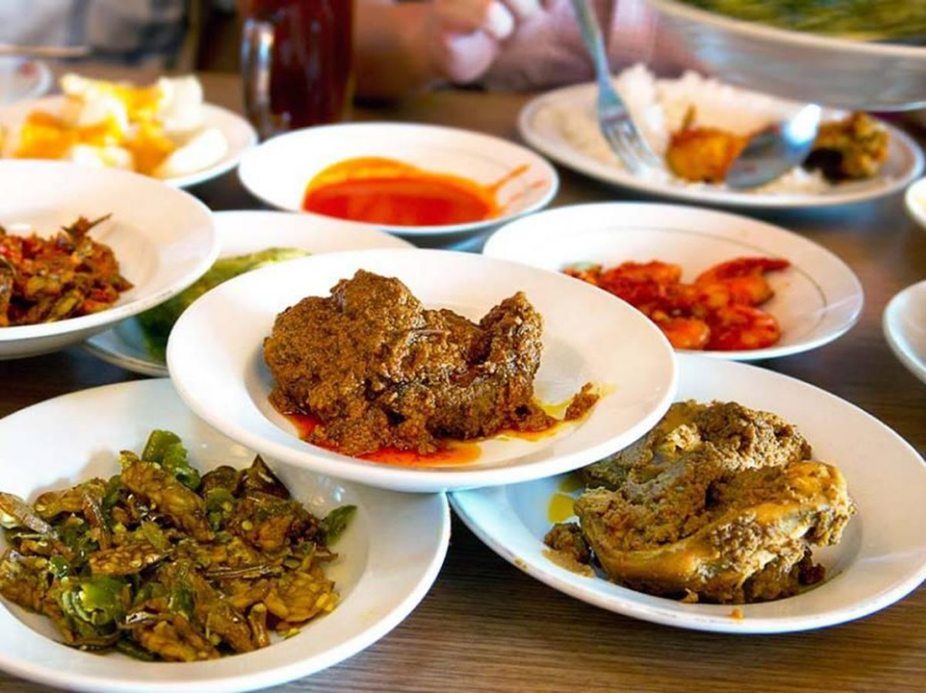 Franchise RM Padang Kapau Kampuang, Kemitraan Nasi Kapau, Bisnis Kuliner Minang, Waralaba Makanan 2026, Majalah Franchise