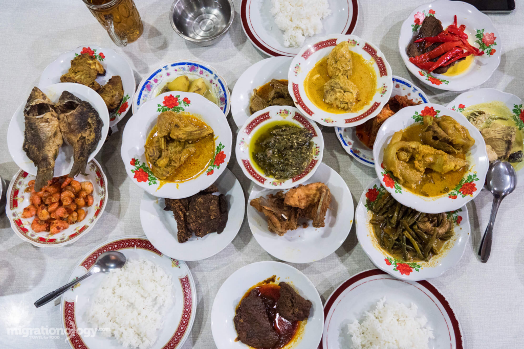 Franchise RM Padang Rancak Bana, Waralaba Makanan Padang, Kemitraan Restoran Minang, Peluang Bisnis Kuliner, Majalah Franchise