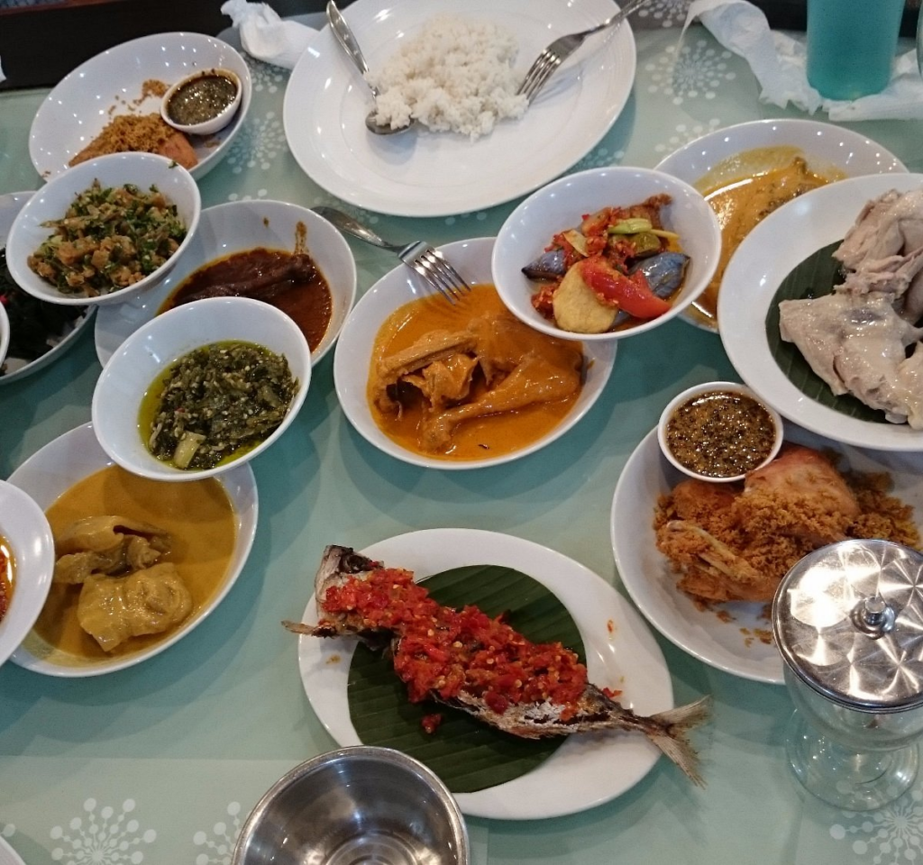 Franchise RM Padang Sari Indah, Waralaba Masakan Padang, Kemitraan Restoran Minang, Peluang Bisnis Kuliner, Majalah Franchise
